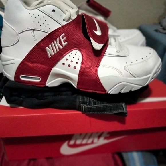 Nike basketball shoes - Picture 2 of 5